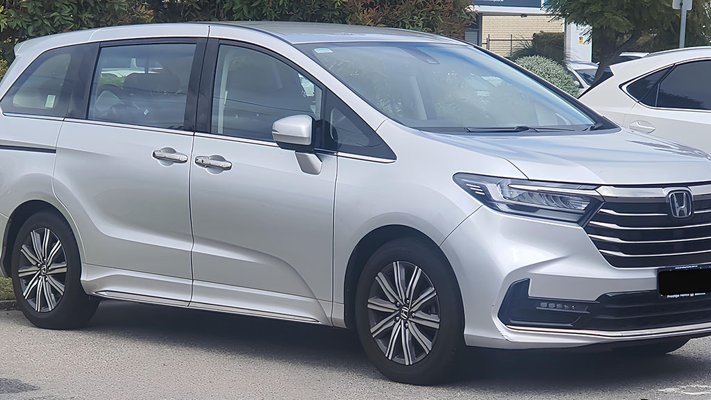 2025 Honda Odyssey Review: A New Era of Minivan Luxury 4 2025 honda odyssey interior