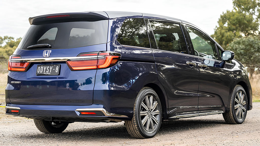 2025 Honda Odyssey Review: A New Era of Minivan Luxury 12 2026 honda odyssey