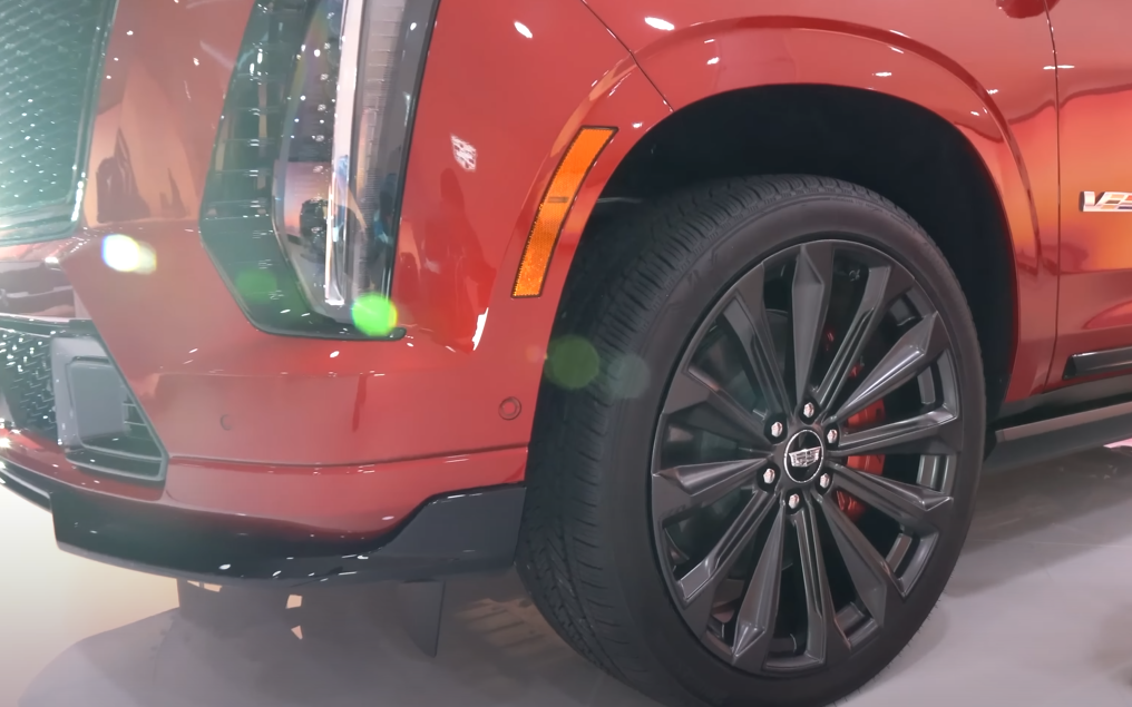 2025 Cadillac Escalade Is An Extra Large & Luxurious SUV With Insane Tech 4 2025 cadillac escalade Car